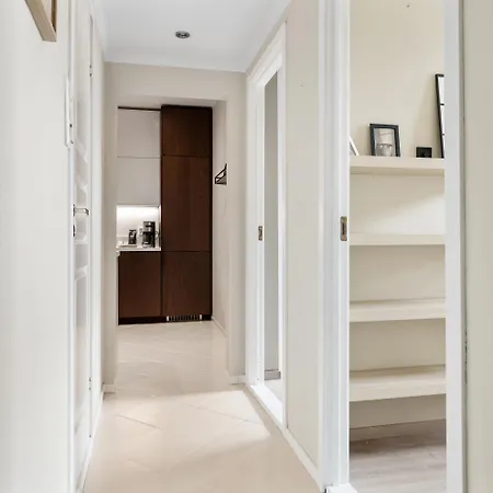 Modern Downtown With Great Views Apartment